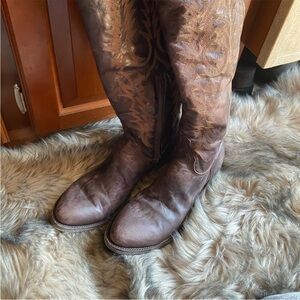 Beautiful brown Old Gringo Boots tall n so cool very rare size 81/2